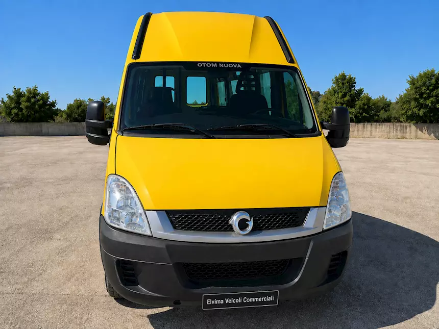 Foto 3Irisbus Marca Iveco Scuolabus 30 Posti Euro 5 Anno 2011 Km 120000