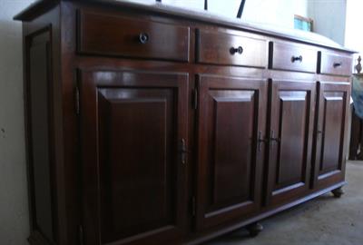 Credenza artigianale in noce inizio 900.