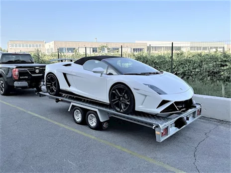 Carrelli multifunzionali trasporto auto super sportive e 4x4