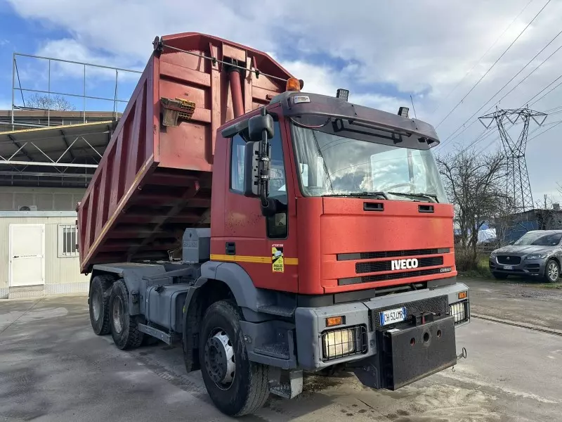 Foto 6Iveco 330.30 6x4 ribaltabili targa gialla e normali Mezzo d'opera
