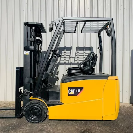 Muletto elettrico Caterpillar EP18PNT