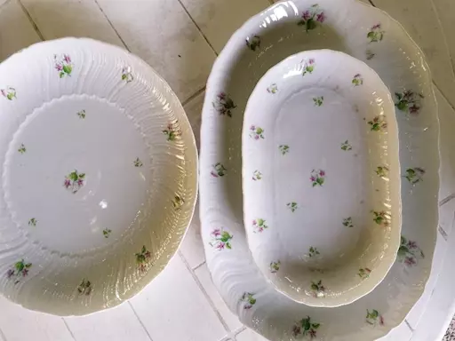 Piatti e zuppiera in ceramica vintage