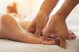 Massaggiatore olistico per trattamenti