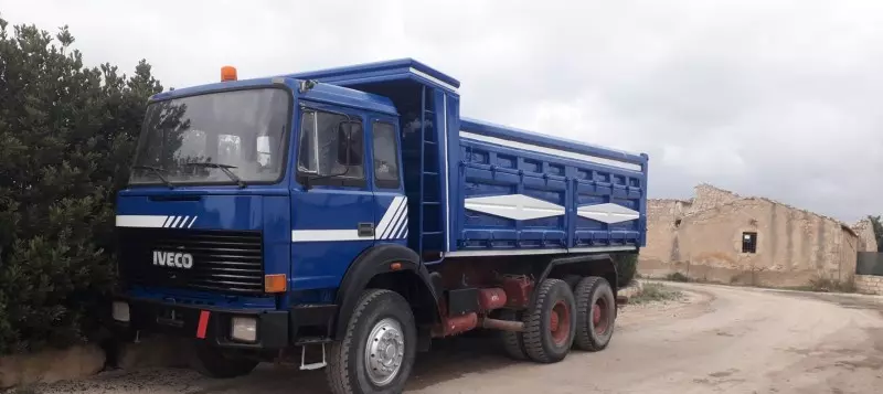 Foto 3Iveco 330.30 6x4 ribaltabili targa gialla e normali Mezzo d'opera