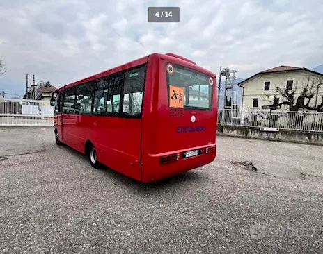 Scuolabus/ Marca Mercedes 47 posti Euro 5 Anno 2010 - Anteprima 4