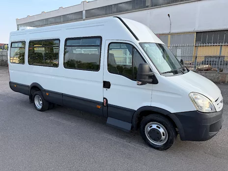 Minibus Daily 21 posti