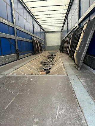 Semirimorchio centinato Schmitz 13.60 Buca Coils, unico proprietario - Foto 4