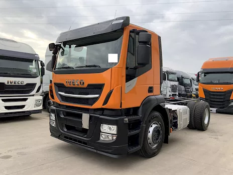 Iveco Stralis 420 telaio 4X2 passo 3.800 mm.