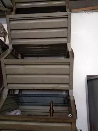 Contenitori in ferro e scaffali - Foto 6