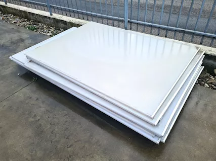 Fogli in plastica alveolare trasluce usati