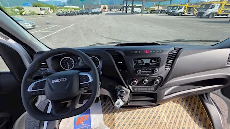 Iveco Daily 35C18 passo 3000, cilindrata 3000, 180 CV, casso, cassone ribaltabile - Anteprima 11