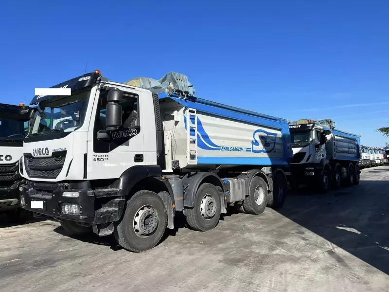 Foto 4 Iveco Trakker 4 assi 3 assi varie disponibilità Cassone Ribaltabile