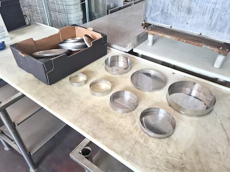 Stampi per torte in acciaio inox usati