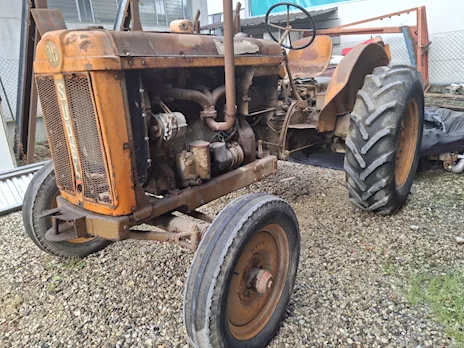 Trattore gommato OM 512 Super