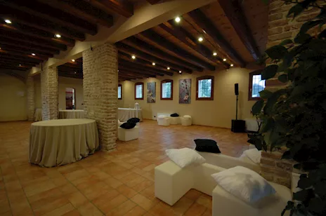 Sala adatta per feste private