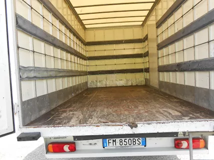 Renault Master furgonato Anno 2017 Km 185000, unico proprietario - Foto 3