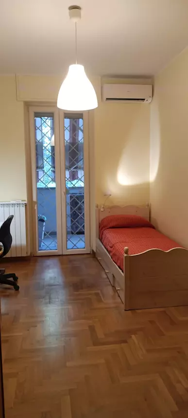 Camera Singola Eur Decima €550 + forfettario spese