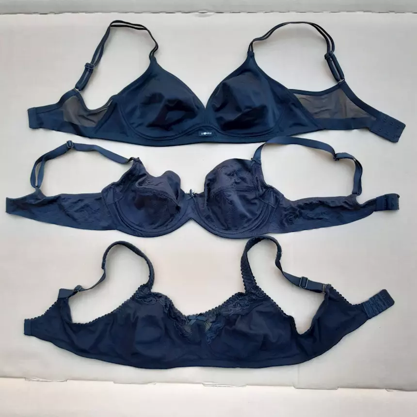 Tre reggiseni usati taglia 4, colore nero