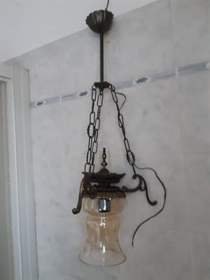 Lampadario in Metallo e Decorazione e Merlettatura