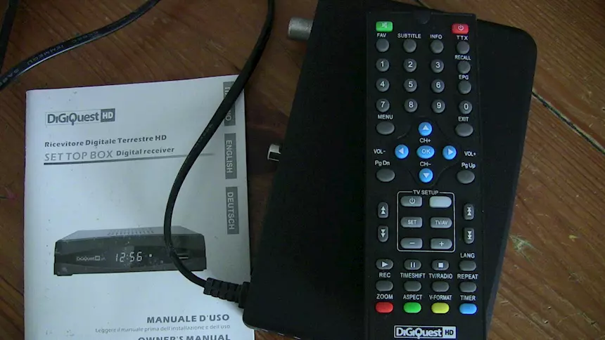 Foto 2 Decoder TV Digiquest 690 HD