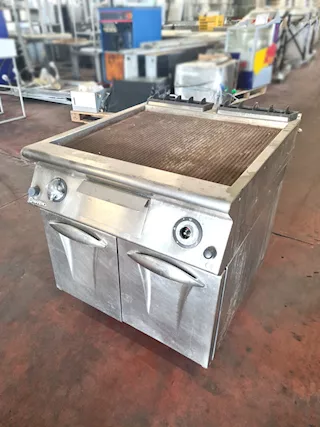 Griglia professionale per cottura carne usata