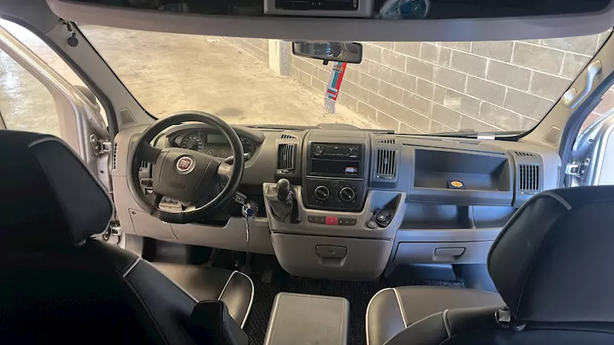 Foto 6Fiat Ducato Maxi 3.000 Anno 2008 Km 450000 Euro 4, selleria in pelle