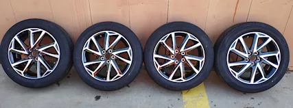Cerchi in lega gommati 195/55R16 Toyota Yaris 2022