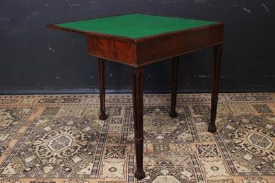 Tavolino da gioco francese
