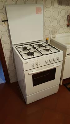 Cucina a gas bombola con forno elettrico