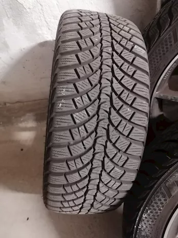 Audi A3 Sedan 225/45 R17 94V invernali Completo di Cerchione - Foto 3
