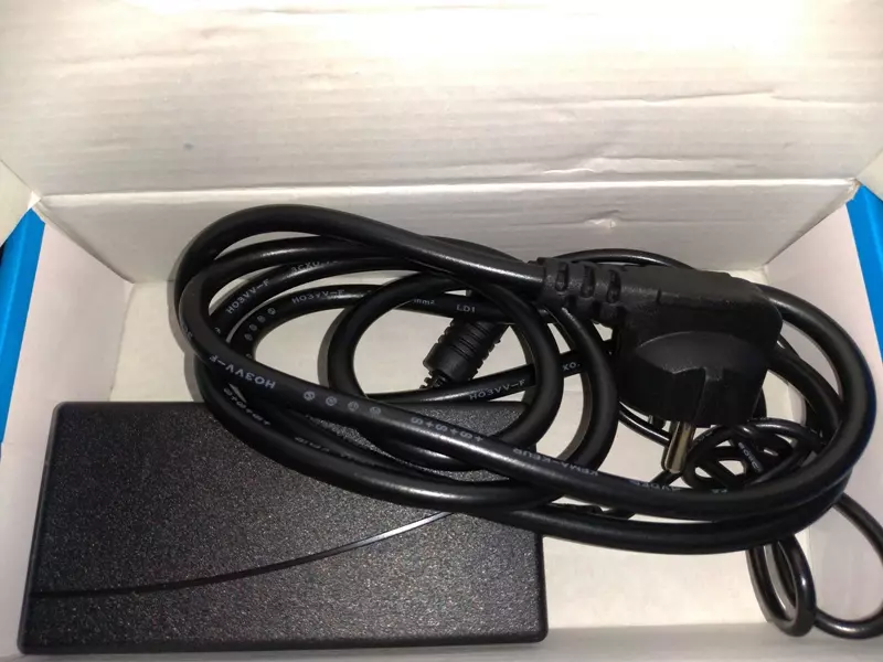 Alimentatore batteria notebook