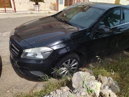 Mercedes Classe A sinistrata Anno 2014 Km 205000 Berlina - Anteprima 4
