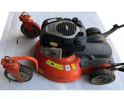 Rasaerba HUSQVARNA Royal 152SV Swivel, tipo scocca acciaio, ottimo stato - Foto 2
