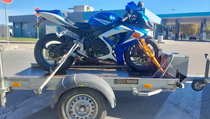 Carrello porta moto noleggio e trasporti