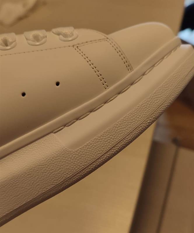 Foto 2Alexander McQueen Oversize Sneakers originali, bianche n.43