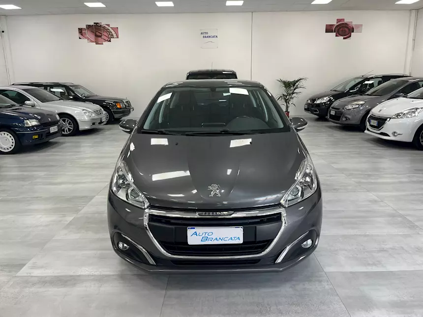 Peugeot 208 5p 1.2 PureTech GPL 82 CV Anno 2017 Km 139000, unico proprietario - Foto 2