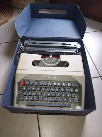 Macchina da scrivere vintage