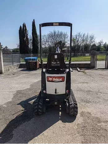 Bobcat E 08