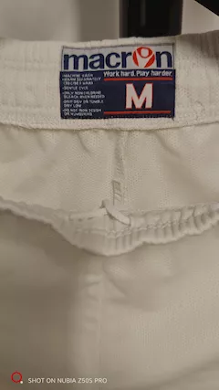 Pantaloncini basket marca MACRON, bianchi e rossi, taglia M,, in buone condizioni - Foto 2