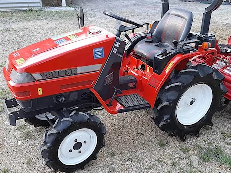Trattore agricolo usato Yanmar KE-4