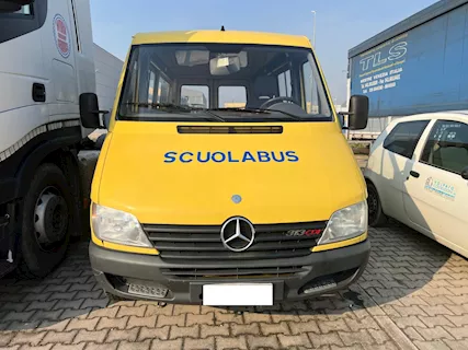 Mercedes 313 CDI scuolabus 16+1+1 Anno 2000 Km 260783 Euro 3 - Foto 3