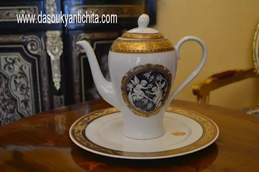 Caffettiera con piatto in porcellana T. Limoges M.A.B.A