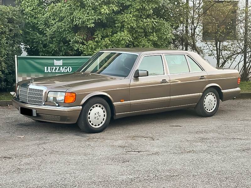 Mercedes Benz 560 SEL