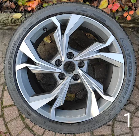 Cerchi in lega Originali Audi A3 da 18 con gomme invernali