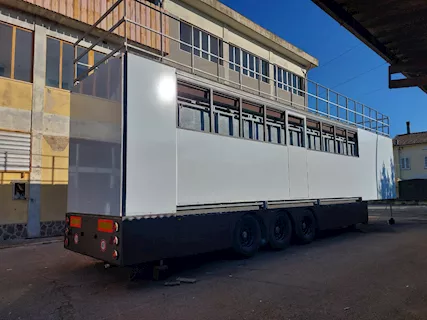 Semirimorchio hospitality doppio piano vari usi