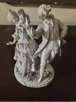 Due statuine in porcellana di Capodimonte