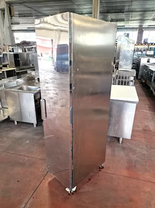 Carrello inox chiuso a 20 vani usato