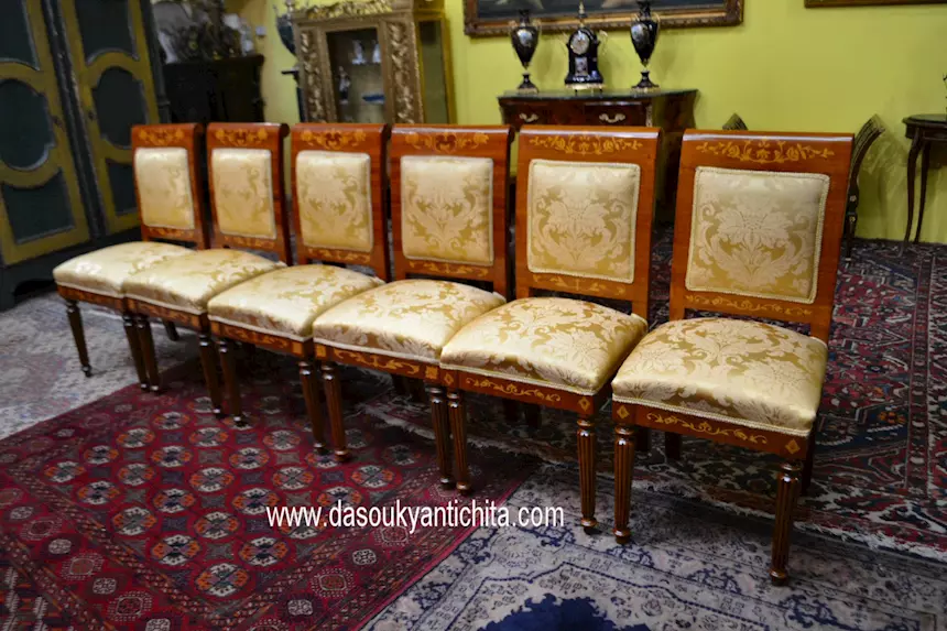 Sei sedie-poltrone stile olandese in tessuto damascato, color oro - Foto 1