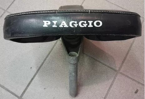 Sella originale Piaggio Ciao 1970 attacco a tubo non danneggiata