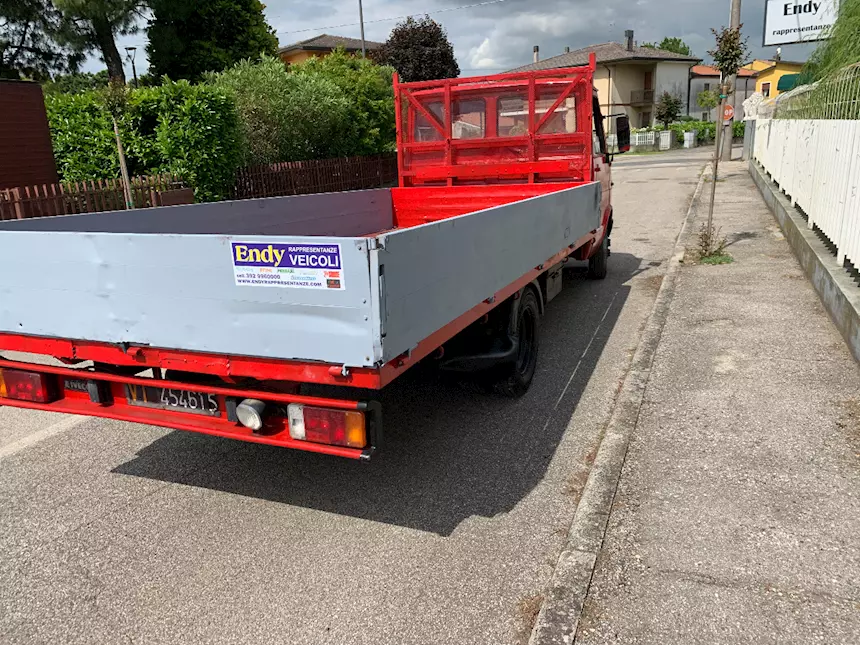 Foto 5Furgone Iveco Km 1000, modello 35